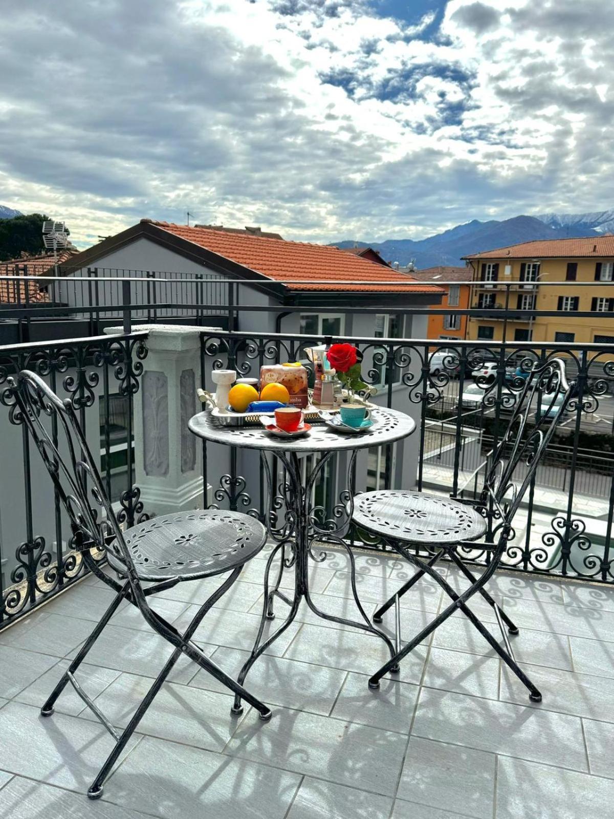 Apt. Aquarius Oasi Di Menaggio Esterno foto